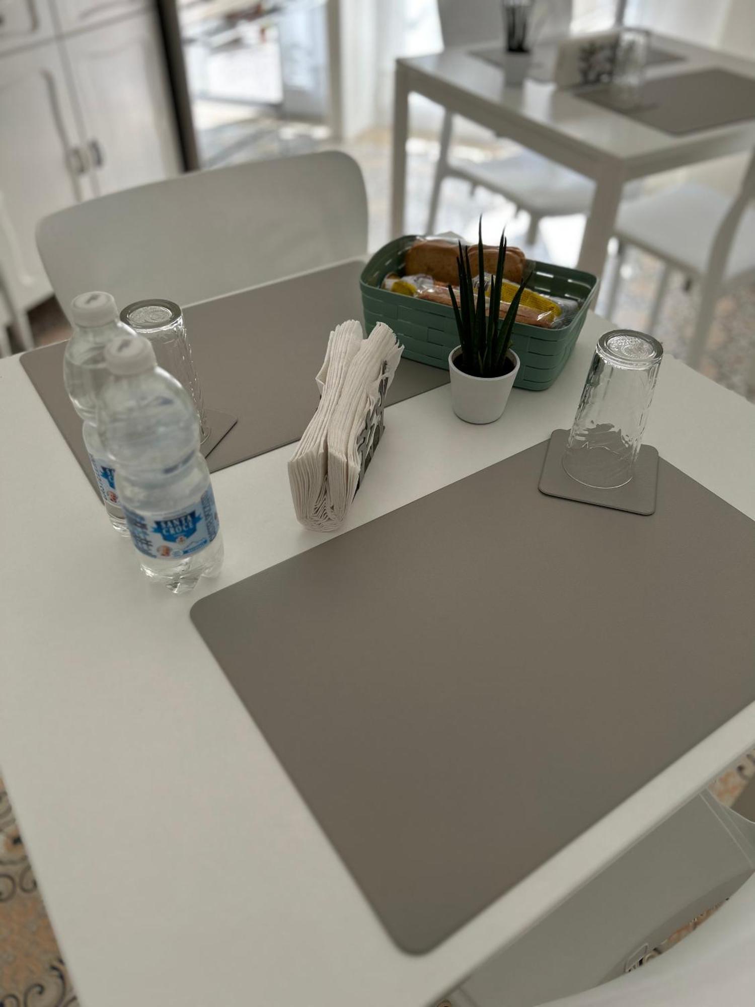 Interno 9 Hotel Bari Exterior photo